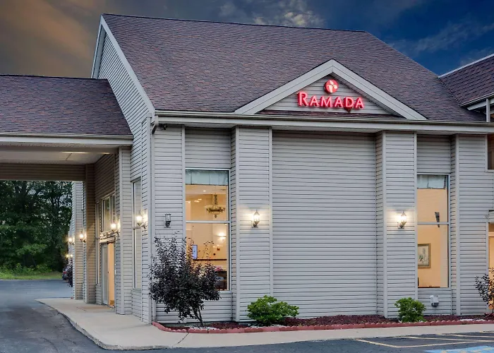 Ramada By Wyndham Cleveland Airport West