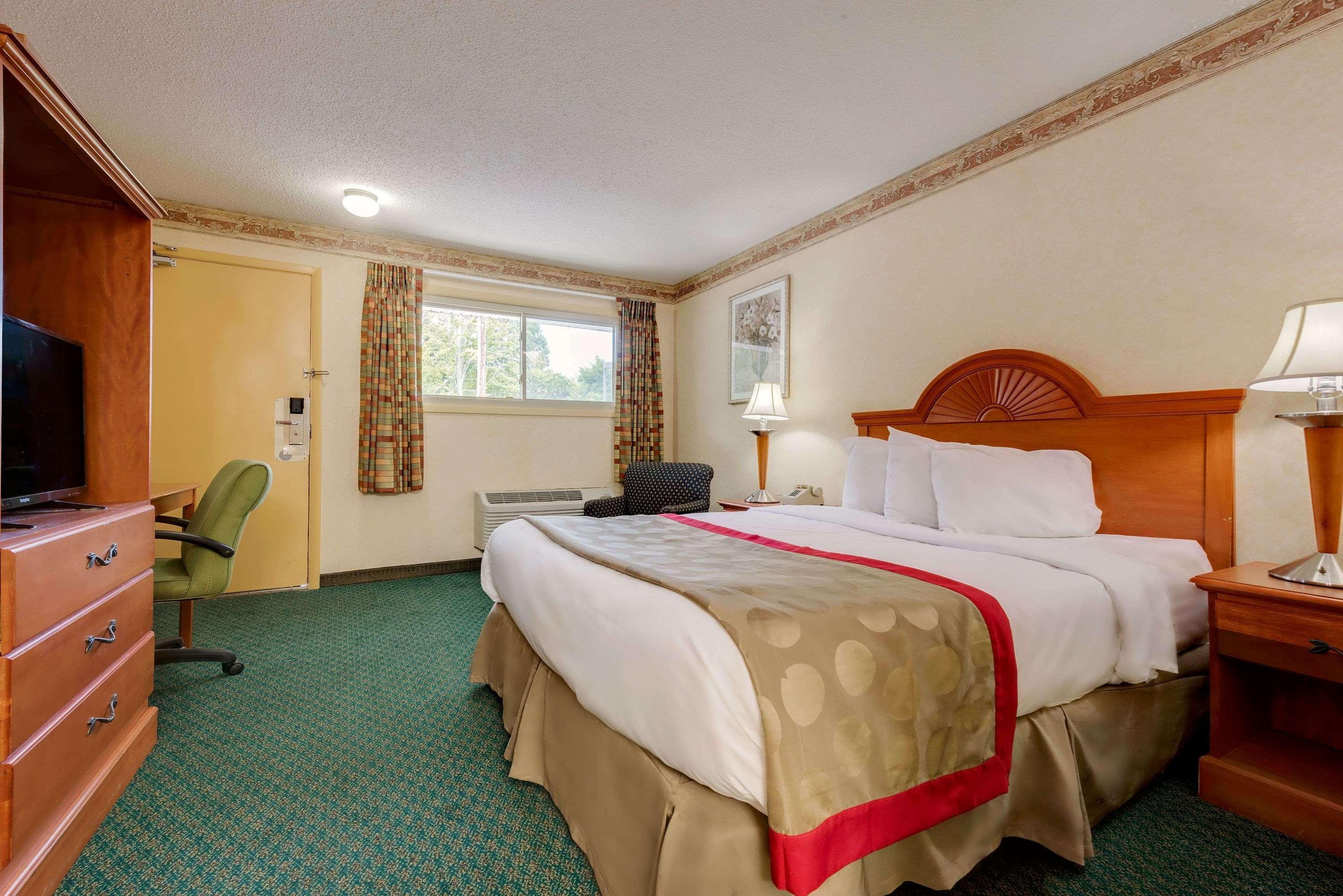 Ramada By Wyndham Cleveland Airport West Motel 2*