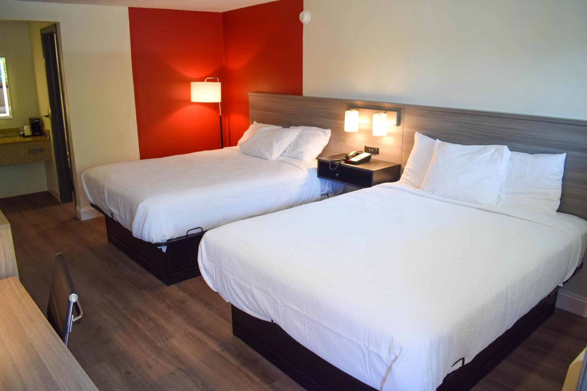 Motel Ramada By Wyndham Cleveland Airport West 2*