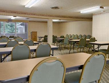 Ramada By Wyndham Cleveland Airport West