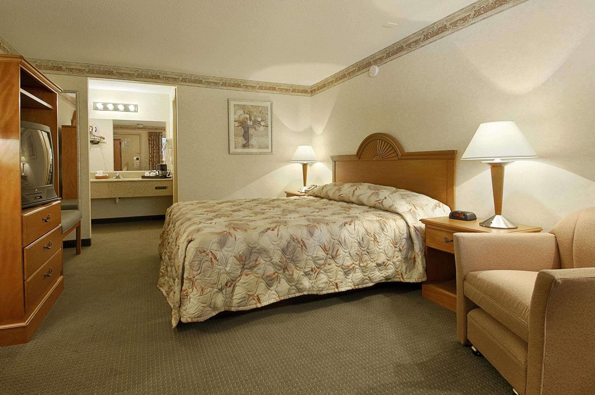 Motel Ramada By Wyndham Cleveland Airport West Fairview Park